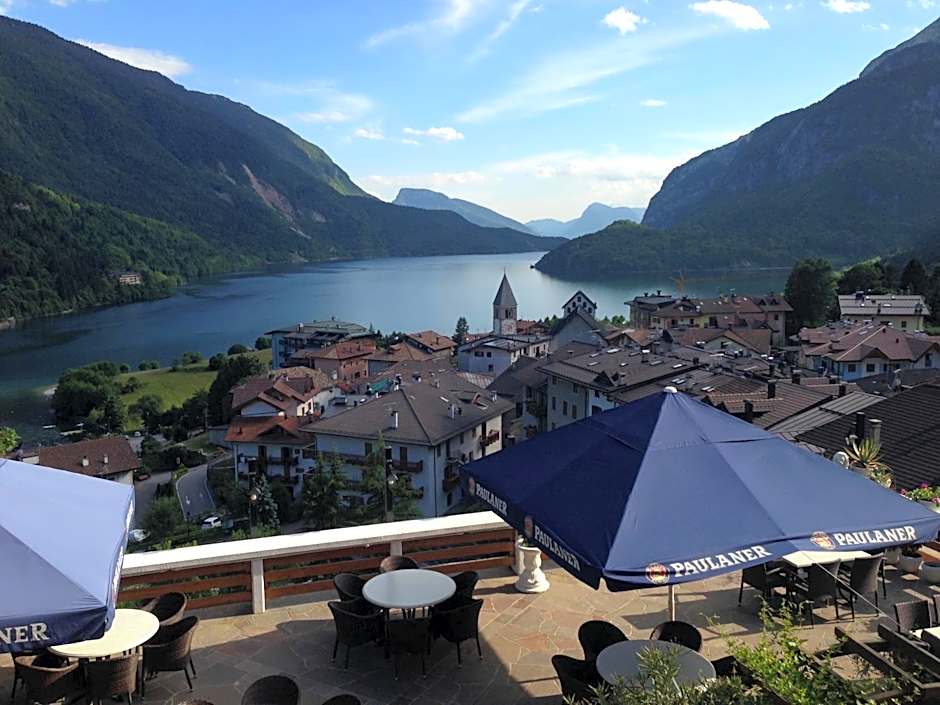 Hotel Londra Slow Living Molveno