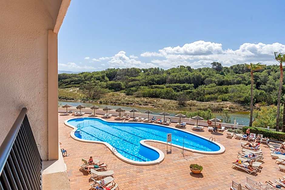 Photo 1 of 5 of 1 Double Bed or 2 Beds, Pool View