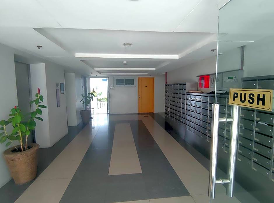 Davao Condo 2BR Pool Wifi Netflix