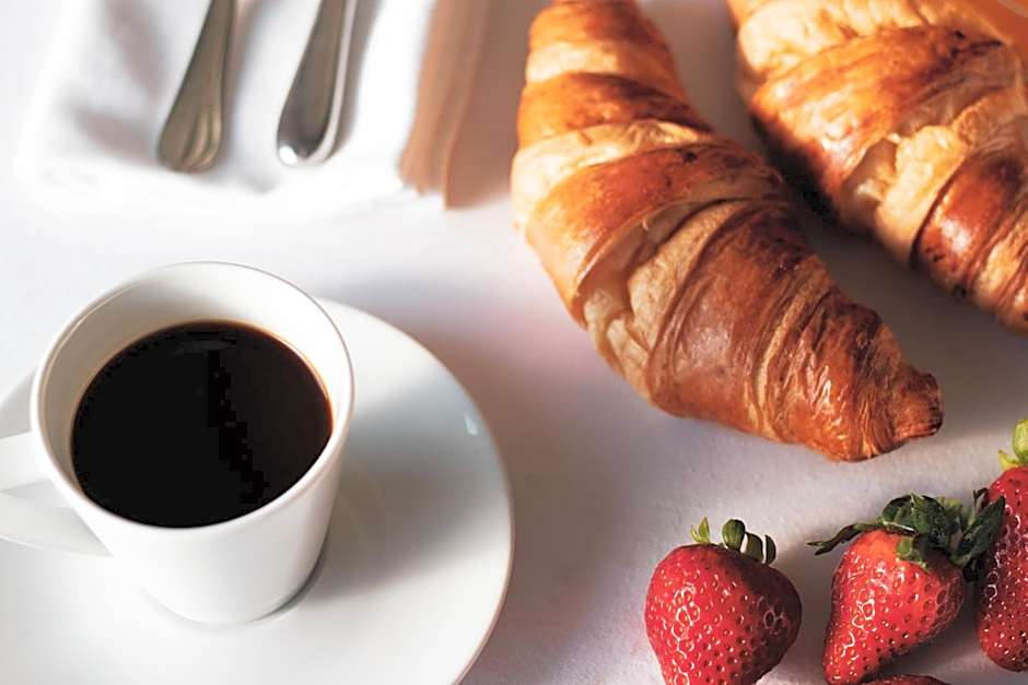 Black Pearl Apartment Hotel