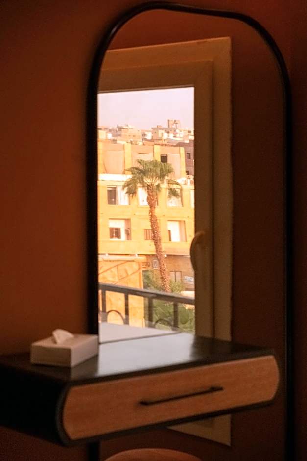 Jimmy Pyramids Hotel