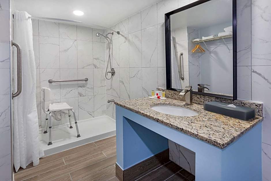 Days Inn by Wyndham Livonia/Canton/Detroit