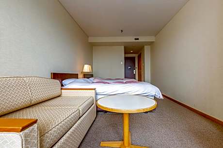 Twin Room with City View - Non-Smoking