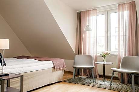 Standard Twin Room - Non-Smoking