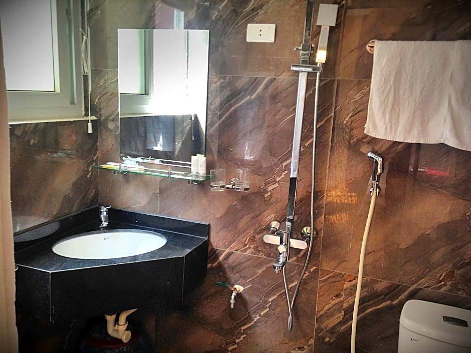 Hồng Kỳ Boutique Hotel 