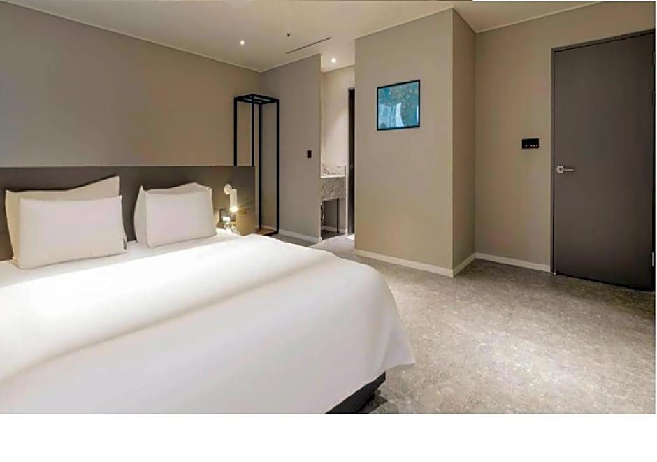 Queentown hotel
