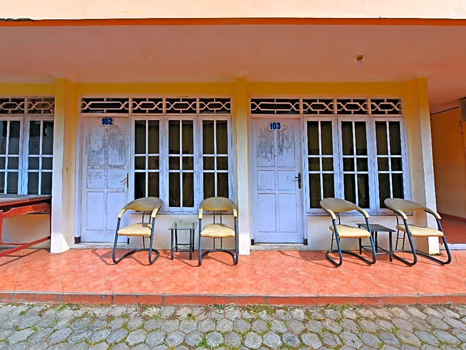 OYO 3722 Hotel Mutiara