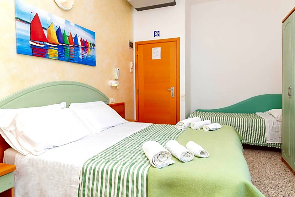 Hotel Caravel B&B