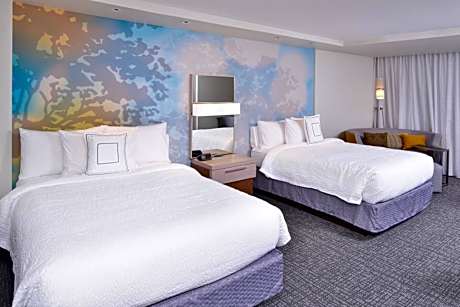 Deluxe Queen Room with Two Queen Beds