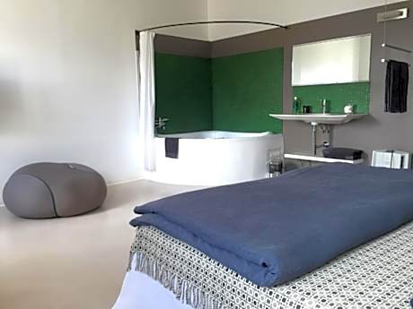 Opaline Design-King-Supérieure-Bain à remous-Vue sur la campagne