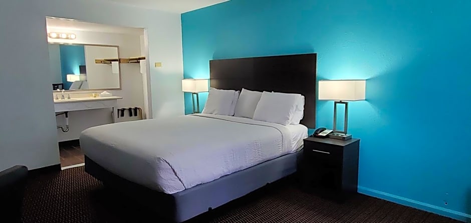 Travelodge by Wyndham Livonia/Canton/Novi Detroit Area