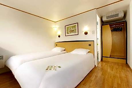 Triple Room - 1 Double + 1 Single