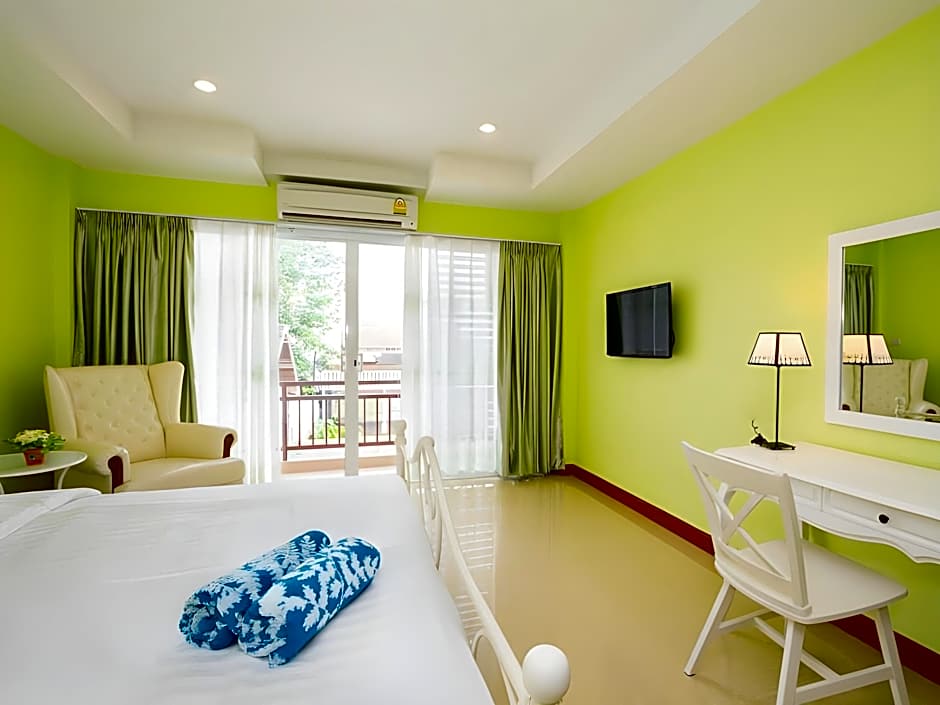 Takanta Place Aparthotel