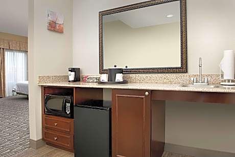 1 King Accessible Roll In Shower Suite Non-Smoking