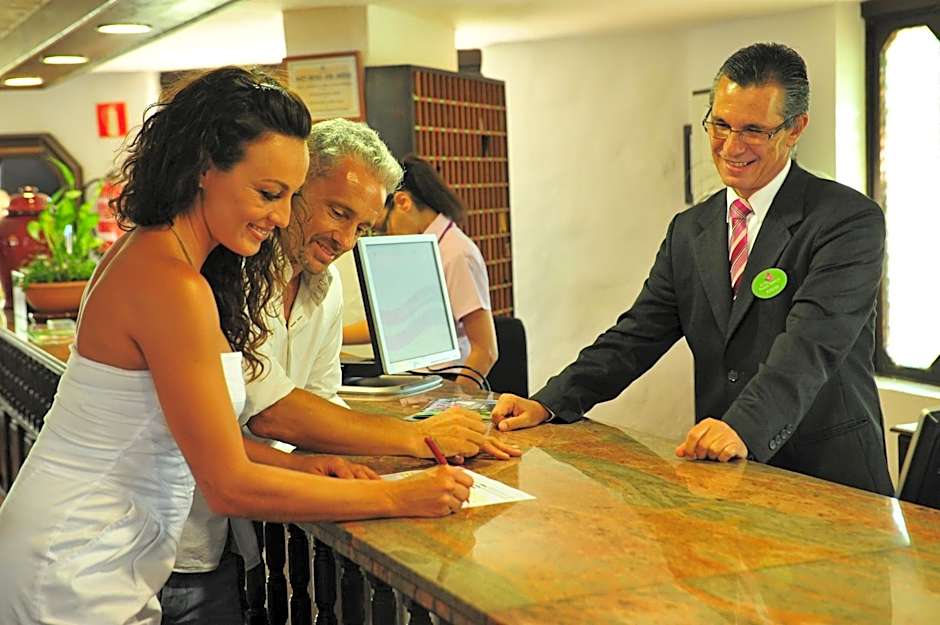 Hotel Parque Tropical