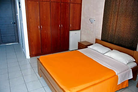Double or Twin Room with Pool and Sea View