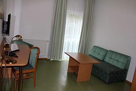 Apartment (4 Adults)