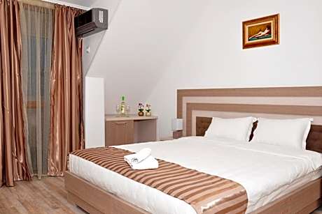 Large Double Room - Relax