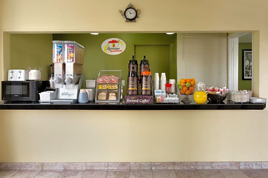 Super 8 by Wyndham Ridgecrest
