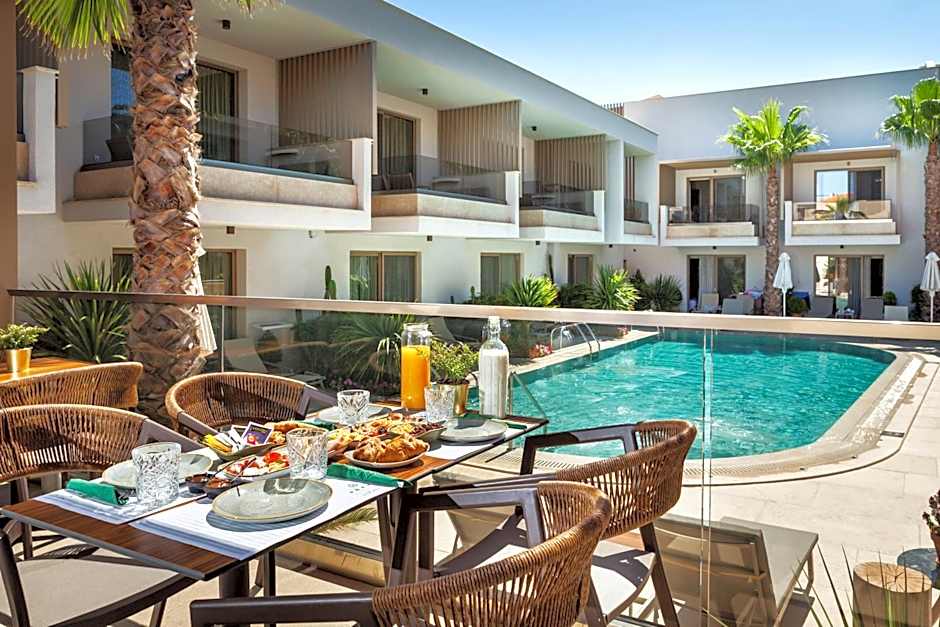 Pefki Deluxe Residences