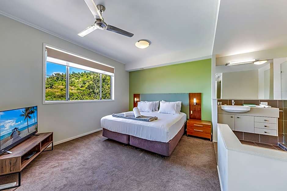 Airlie Summit Apartments