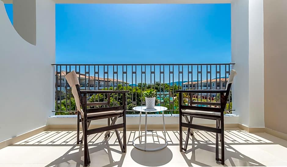 Bitzaro Grande Hotel & Suites