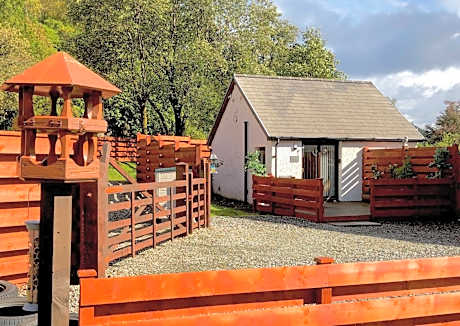 The Wee Ludging Cottage, Rashfield, by Dunoon