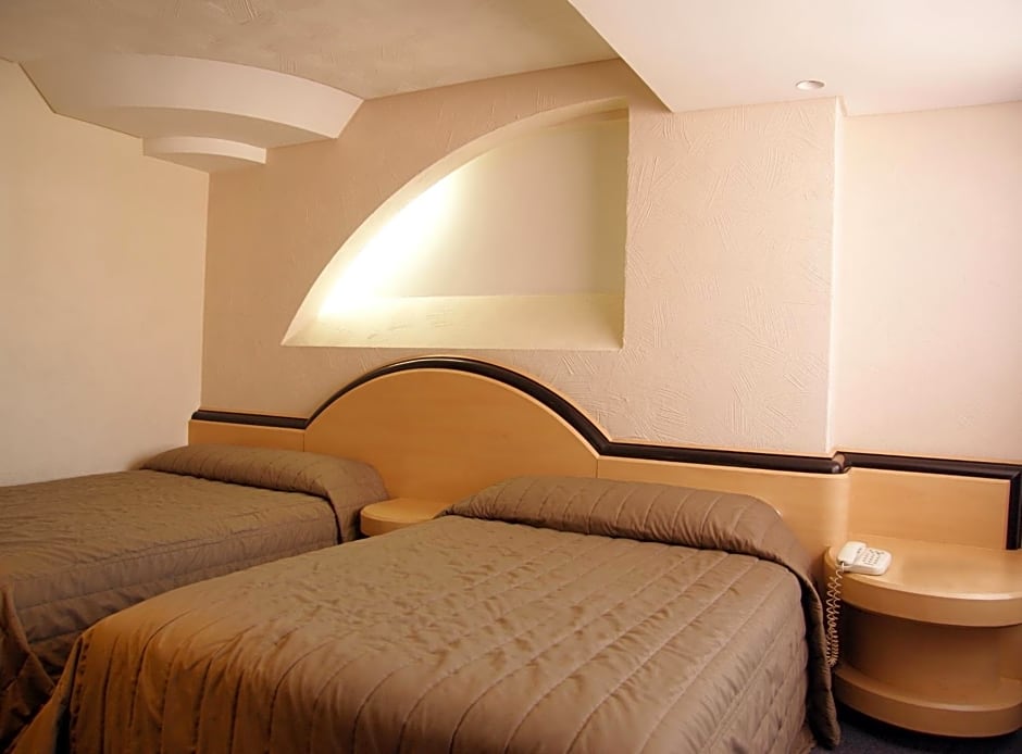 Porto Novo Hotel & Suites