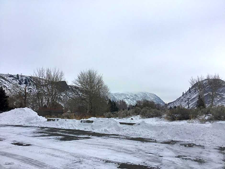 Riverside Motel Cache Creek