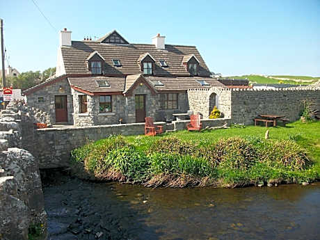 Aille River Tourist Hostel and Campsite Doolin