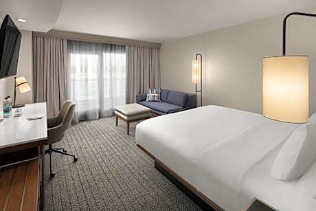 King Room with Sofa Bed - Hearing Accessible