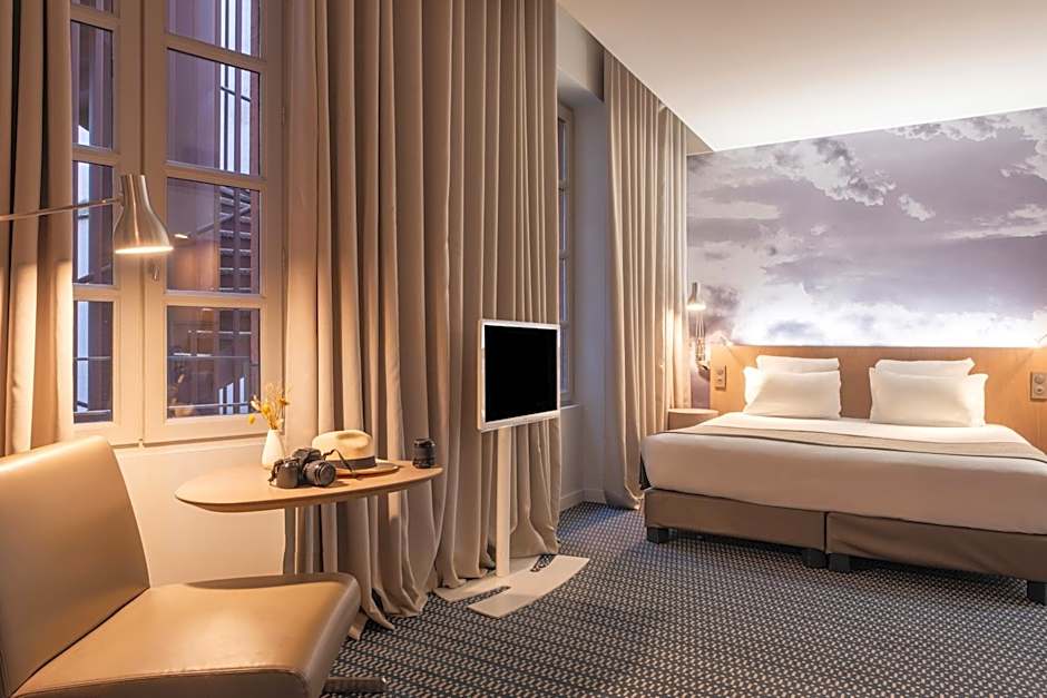 Le Grand Balcon Hotel