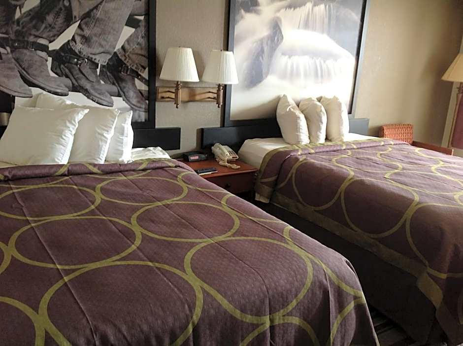 Super 8 by Wyndham Longview/North