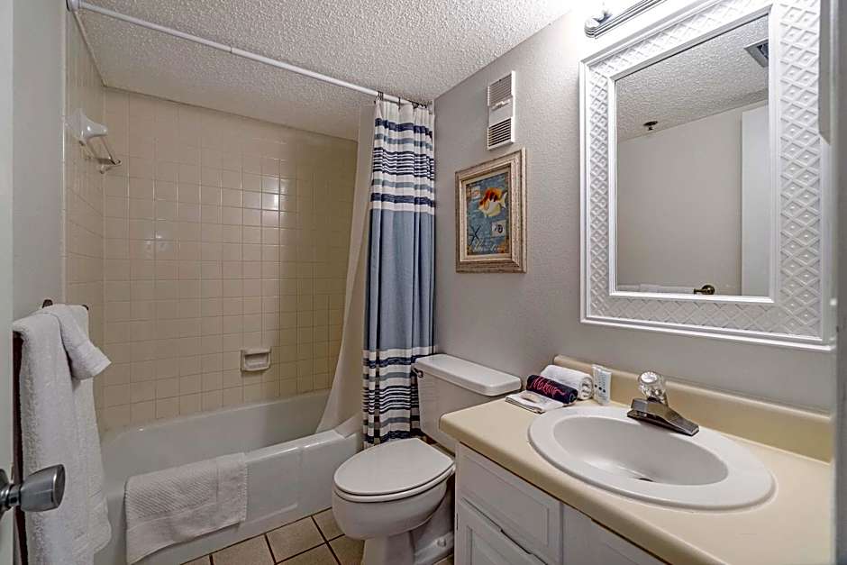 Emerald Oasis, Emerald Oasis- Gulf Front, Great for Families and Close to Destin Harbor!