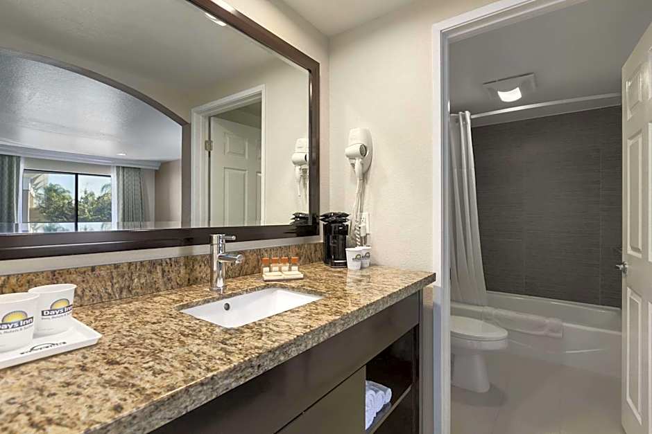 Days Inn by Wyndham Downey