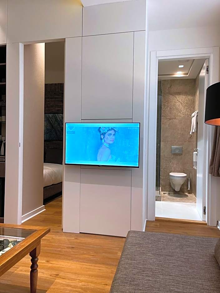 Belgrade Inn Garni Hotel