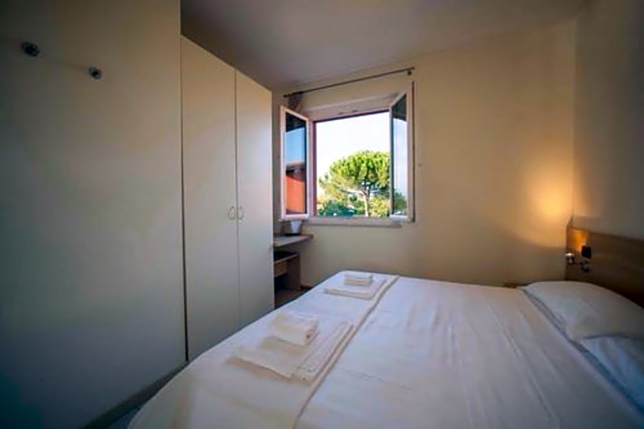 The Garda Village - Near Spiaggia Brema