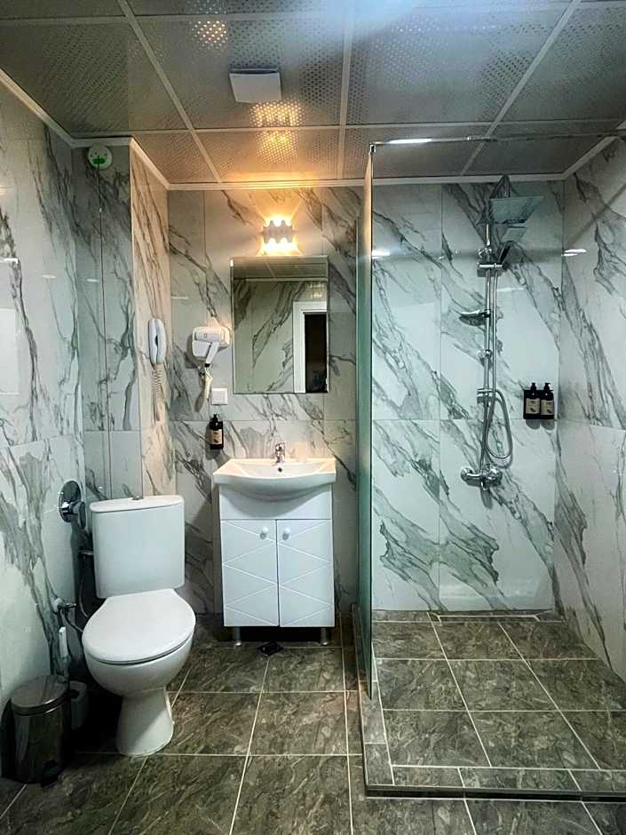 Grand Hotel Nirvana - All Inclusive & Free Beach Access