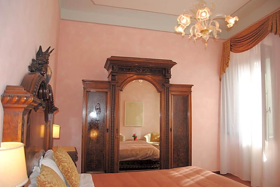 Foto 1 di 2 di Superior 1 King Bed