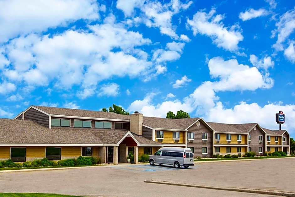 AmericInn by Wyndham Clear Lake