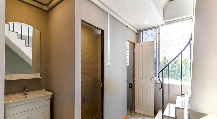 Bossa House Hostel & Cafe