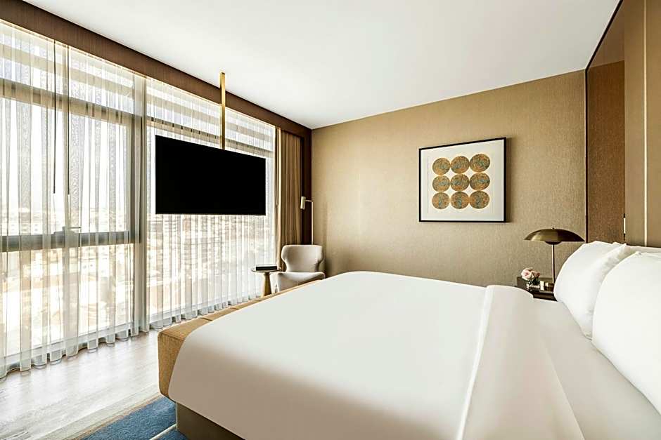 Photo 1 of 1 of Classic 1 King Bed, Accessible