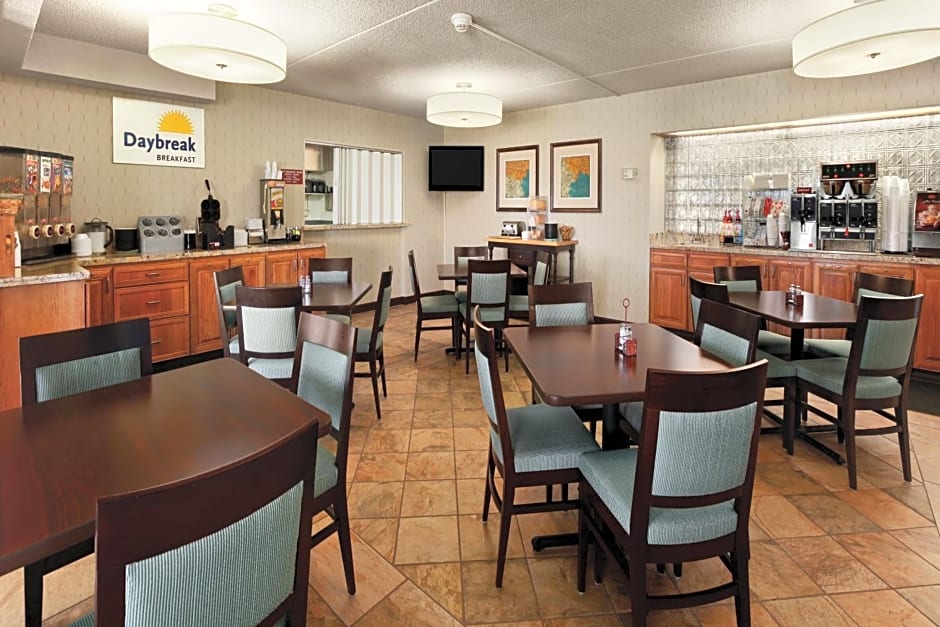 Days Inn by Wyndham Helena