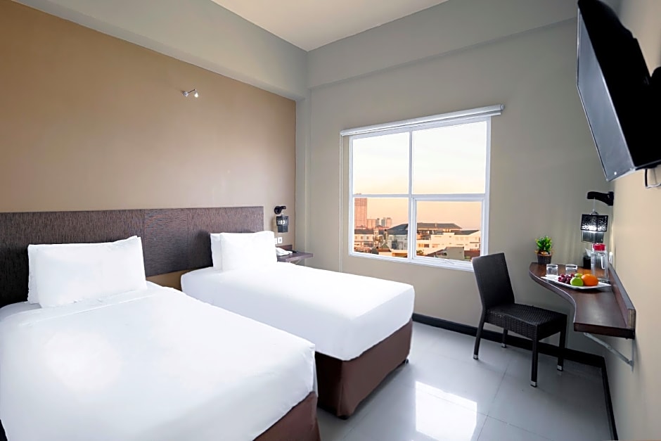 Tree Hotel Panakkukang Makassar By LIFE