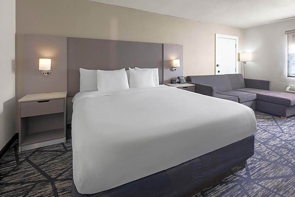 La Quinta Inn by Wyndham Omaha West