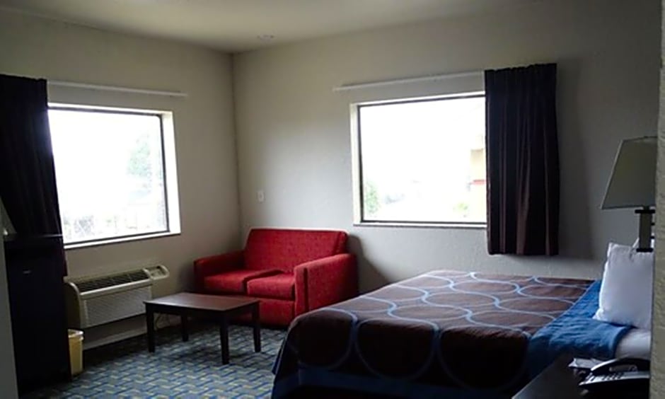Super 8 by Wyndham Houston/Brookhollow NW