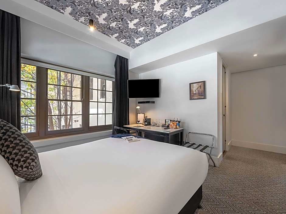 Peppers Gallery Hotel
