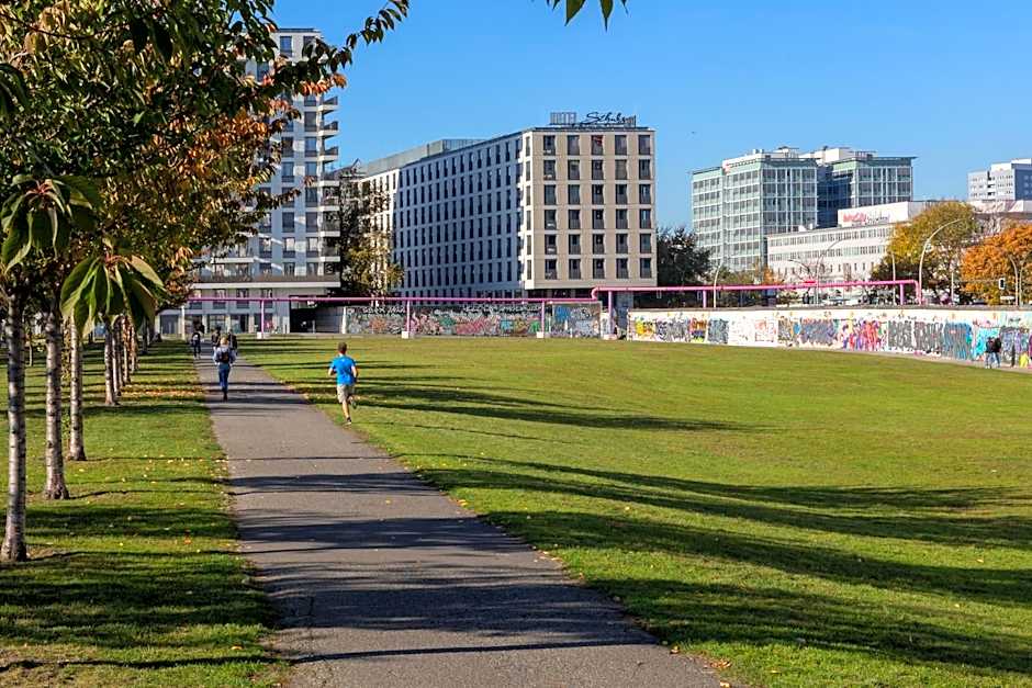 Schulz Hotel Berlin Wall at the East Side Gallery