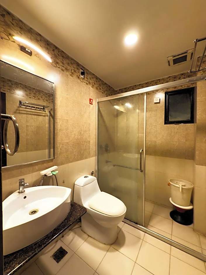 Royal Palm - Hotel Near Udaipur Railway Station