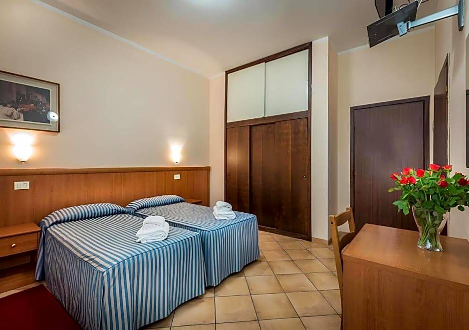 Photo 1 of 5 of 1 Double Bed or 2 Beds